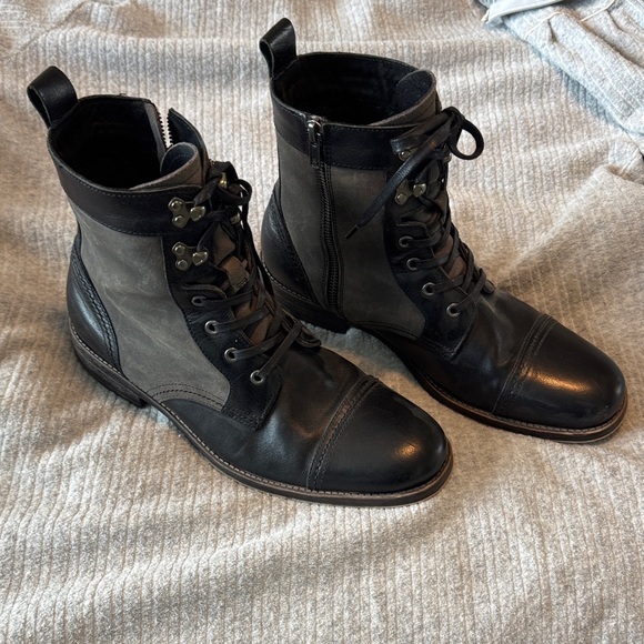 Elegant Black and Gray Men's Leather Boots, sz 10 - Picture 1 of 7